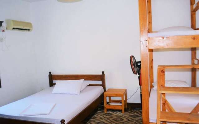 Tulia House - Hostel