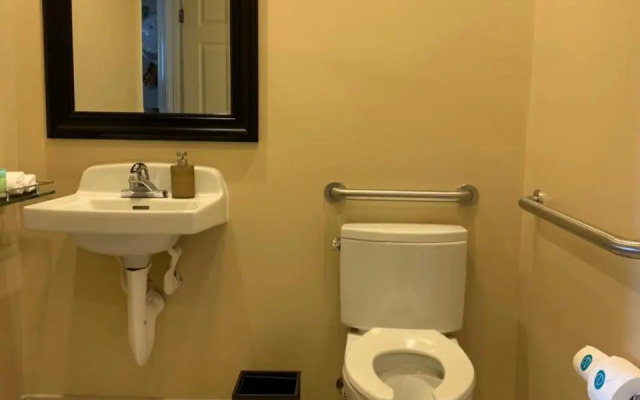 Travelodge Airport South