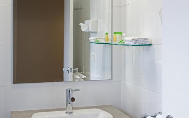 Central Motel & Apartments, Best Western Signature Collection
