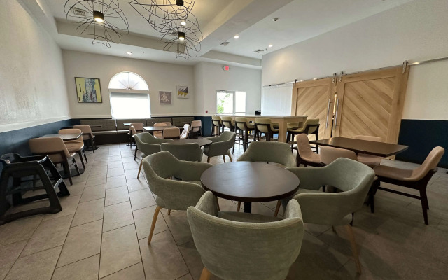 Holiday Inn Express Watertown