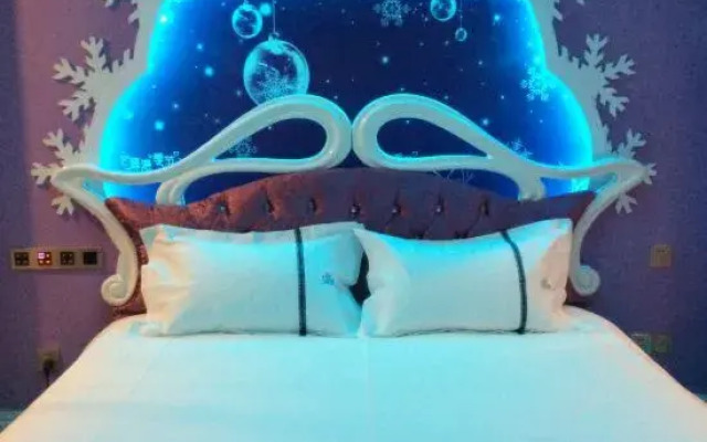 Yinhe Theme Apartment (Taiyuan Shimao Shop)
