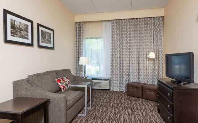 Hampton Inn & Suites Cleveland-Airport/Middleburg Heights