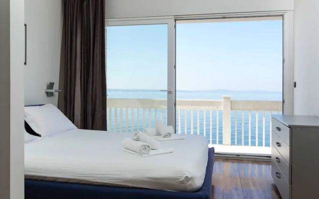 Modern Apartment in Podstrana with Hot Tub