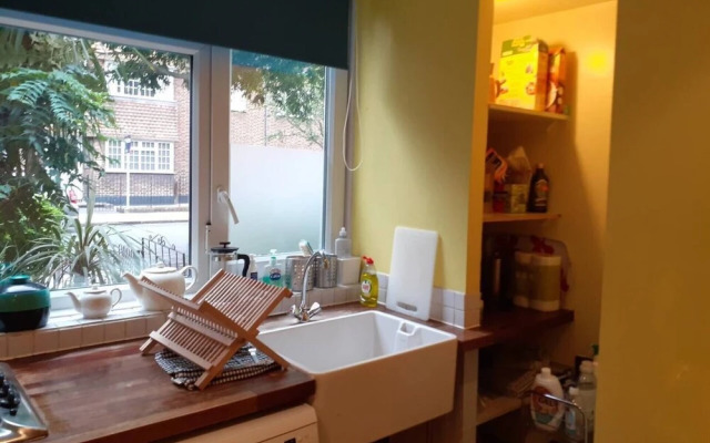 3 bed Apartment With Garden in Zone one se1