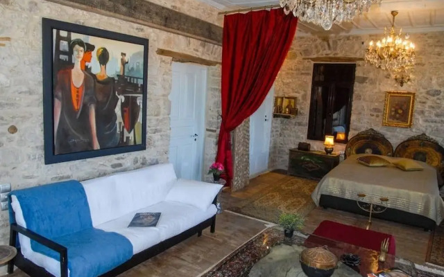 Antique Luxury Suite 75sq.m.