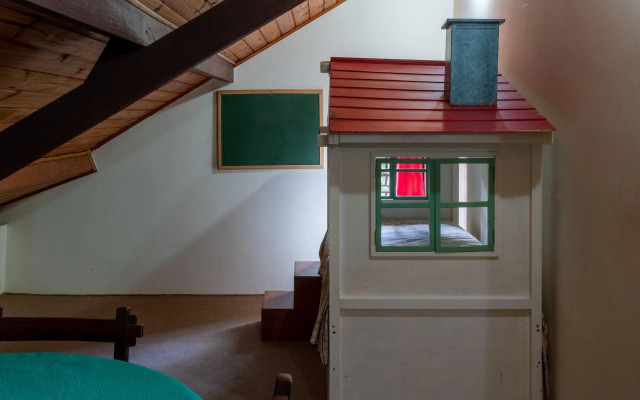 Casa com forno de pizza e vista para as montanhas