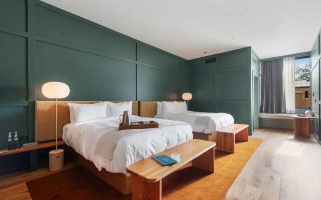 Albert Hotel