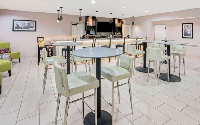 La Quinta Inn & Suites by Wyndham The Woodlands/Spring