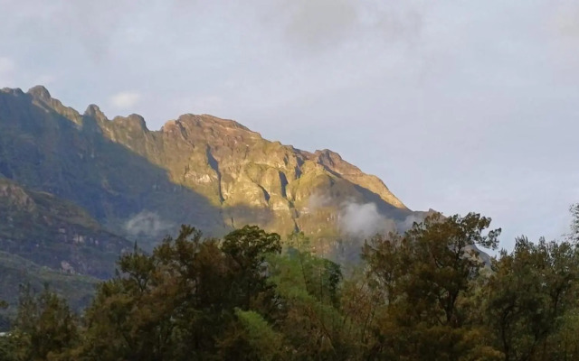 Meublé de tourisme " Le Jasmin Étoilé"- Hell-Bourg - SALAZIE