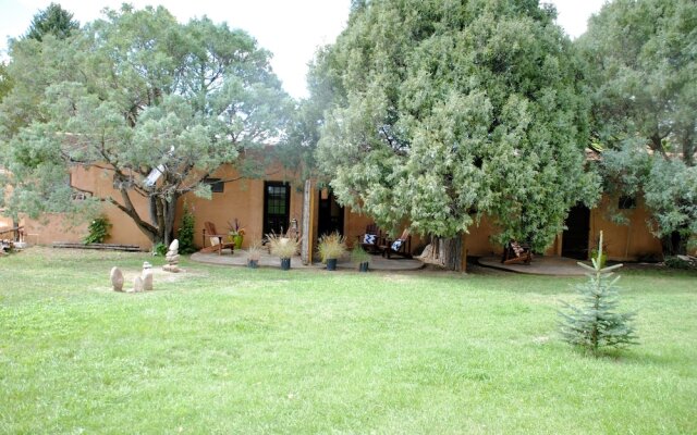 Old Taos Guesthouse Inn
