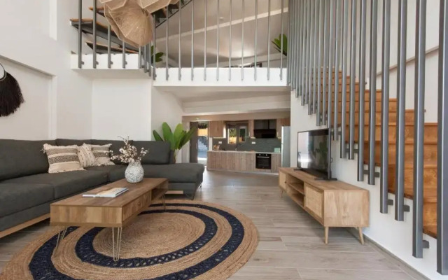 Del Mare Suites