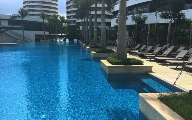 Saigon City View Apartment & Pool