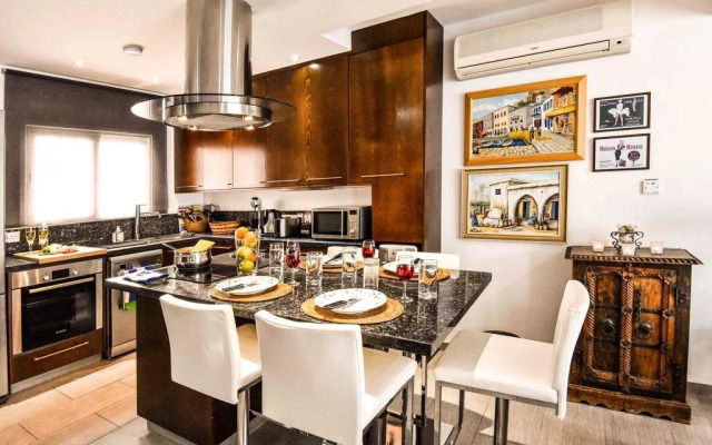 2 Br Villa Blue Phoenix - Chg 8911