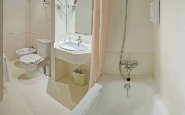 Hotel GHT Oasis Tossa & Spa