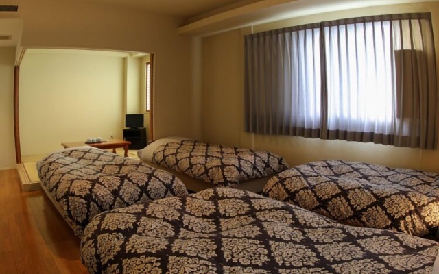 Hotel Front Stage – Guest Rooms – Otari