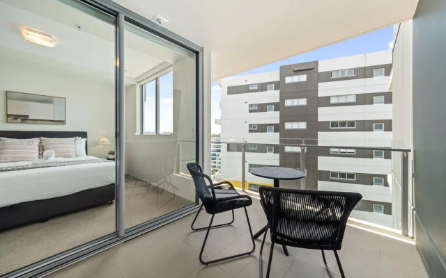 Chic West End Stay With Gym & Pool Access – Guest Rooms – Brisbane