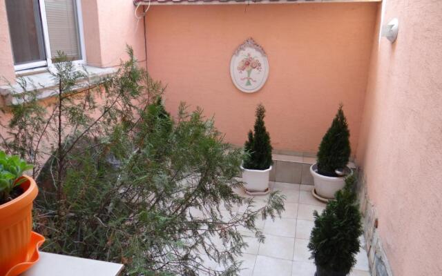 Orange Flower Apartments