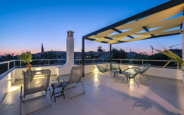 "adelos Maisonette Near Vouliagmeni Beach"