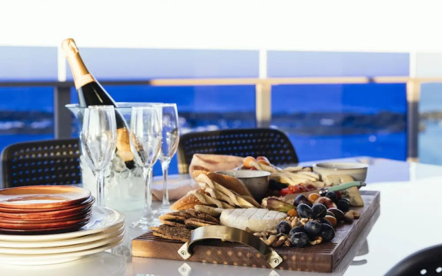 Sky Broadwater Apartments