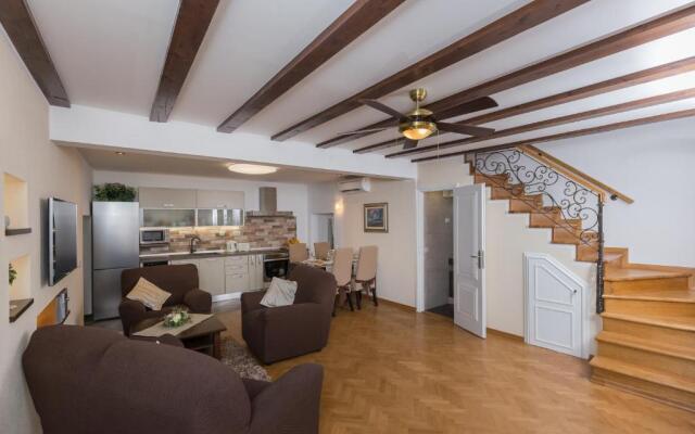 Apartment Maru Prestige