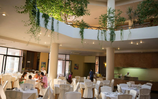 Athina Palace Resort & Spa