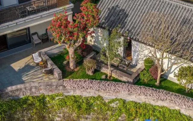 Tengchong Yunhaiju Hot Spring Courtyard Inn