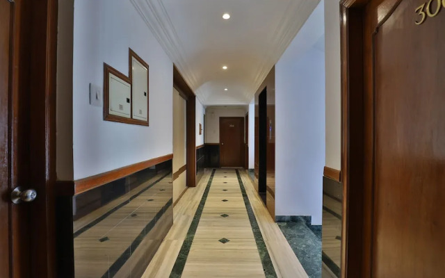 OYO 27897 Hotel The Grand Bansi