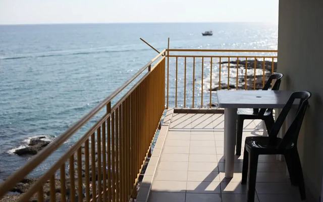 Yali Hotel