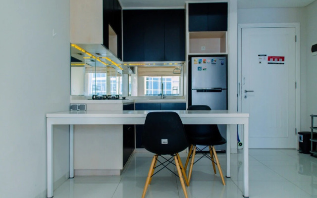 Fancy and Nice 1BR Apartment at Silkwood Residence