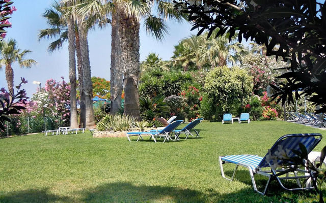 Rododafni Beach Apartments