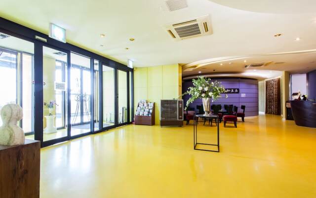 Pine Beach Hotel