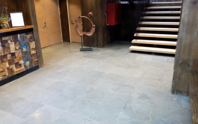 Hotel & Cafe Veliche
