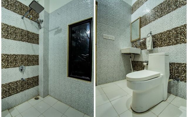 OYO 16578 RS Palace