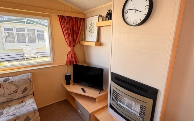 3 Bedroom, Side Gated Decking, Wifi, Pets Welcome