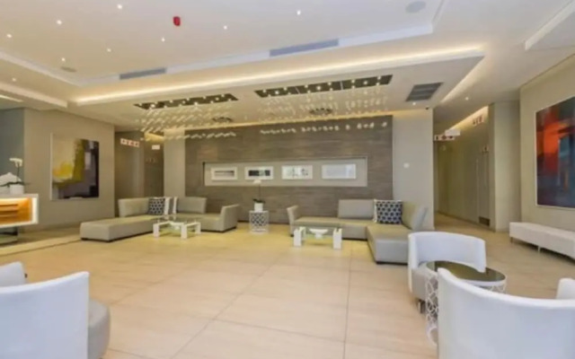 Sandton Skye Apartment - 616
