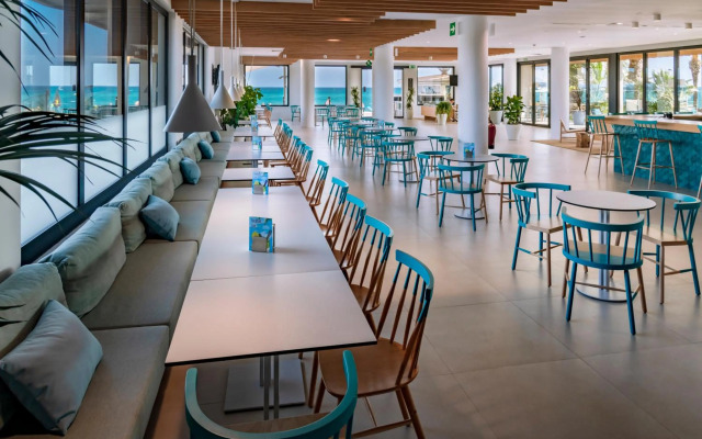 Caprici Beach Hotel & Spa