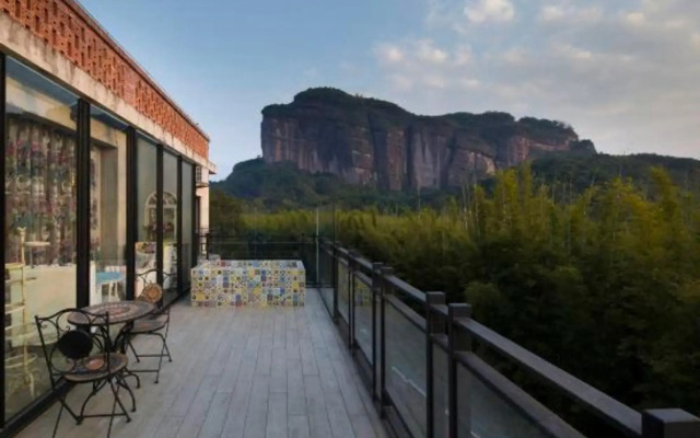 Wuyou Tongjin Mountain Inn