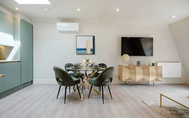 Marble Arch Suite 8-hosted by Sweetstay