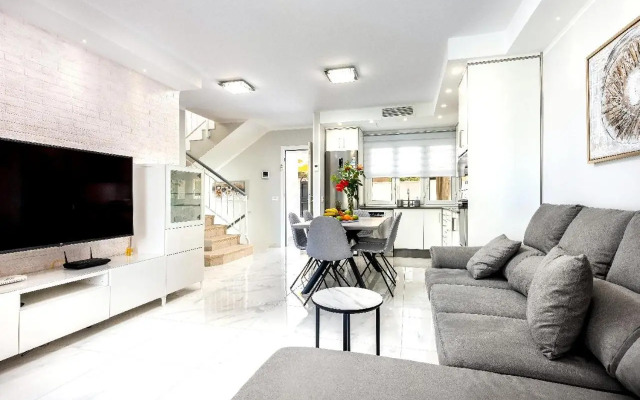 Modern 4 bedroom villa in Costa Adeje