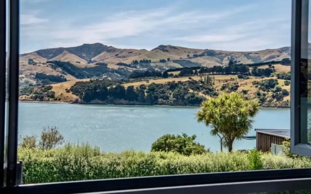 The Bellbird's Nest - Takamatua Holiday Home