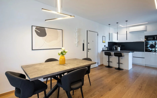 Bloom 2-Bedroom Apartment in Athens