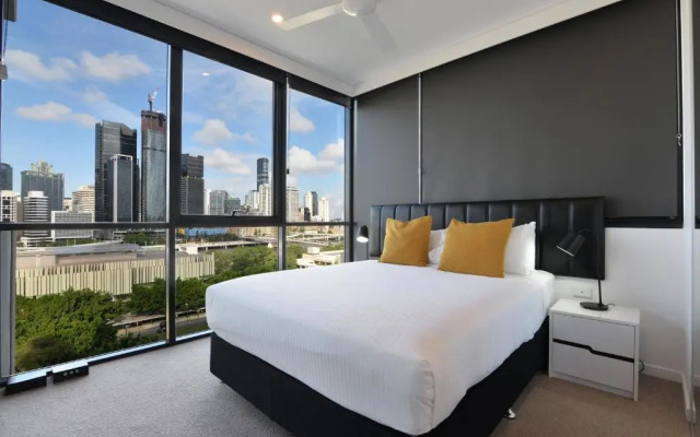 Hope Street Apartments by CLLIX
