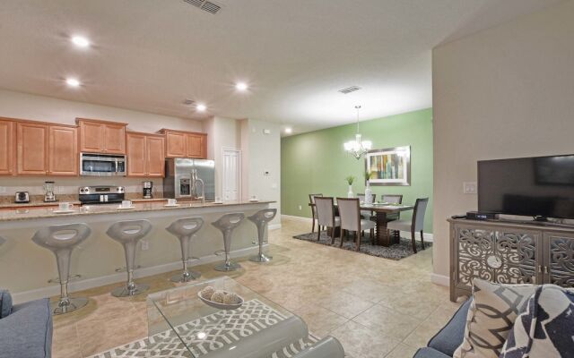 Storey Lake 4 Bedroom Townhome w Splashpool - 1618ST