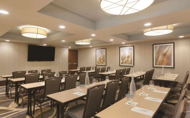 Embassy Suites Saratoga Springs