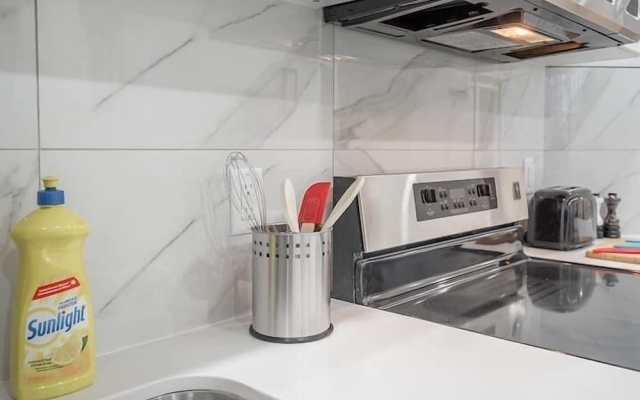 Huge and Lovely 16BR Apt