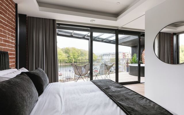 The Cliffe at the Quay