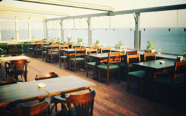 Zinos Hotel