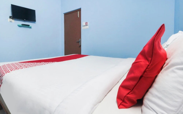 OYO 8053 Banu Residency