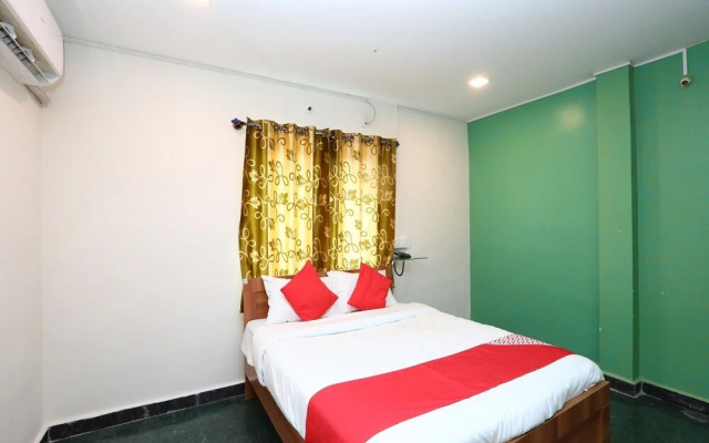 V Wella Comforts By OYO Rooms