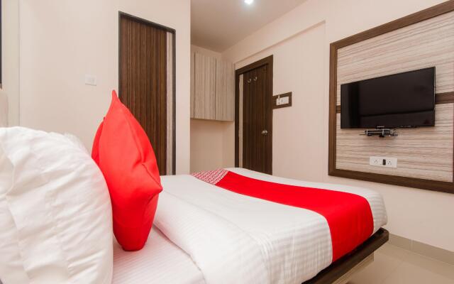 OYO 13511 Hotel Gems